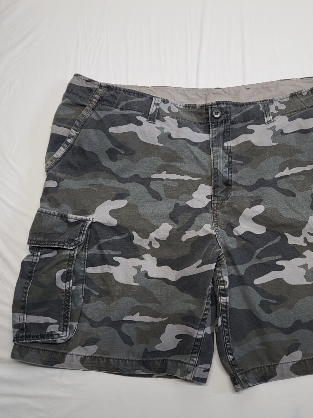Faded Glory Mens Camo Cargo Shorts Size 44 Outdoor Utility 100% Cotton